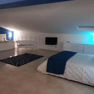 Wendy House Bed and breakfast
