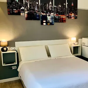 Magda House & Parking Apartment